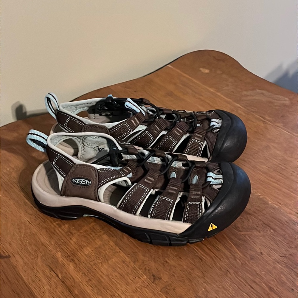 Keen shoes - 999